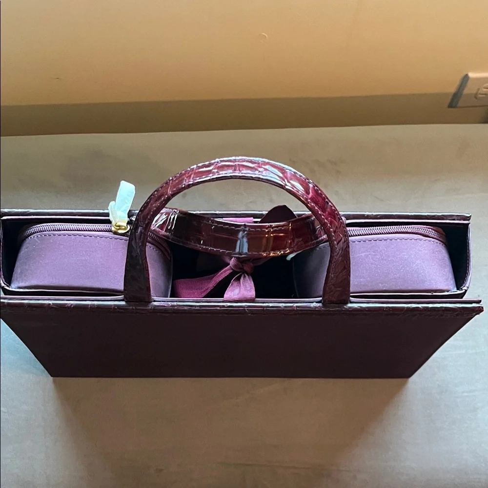 Estée Lauder Burgundy Women's Makeup Travel Case